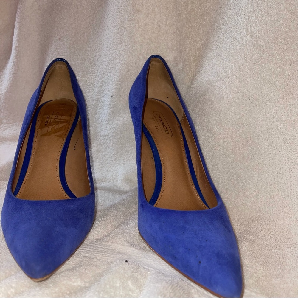 Women Coach Heels - Picture 7 of 7